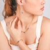 Boucles d'oreilles Sacha longue tige – Image 3